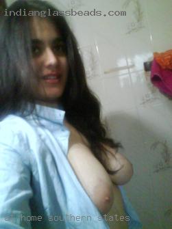 At home prefer to be naked in in Southern states my room..